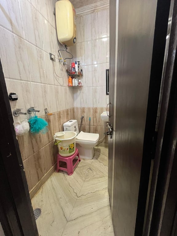 2 BHK in Rohini sec 8 thumbnail 4