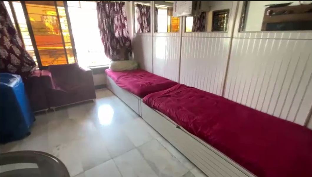 1RK Apartment for Sale – Santacruz West, Mumbai (Redevelopment Potential)