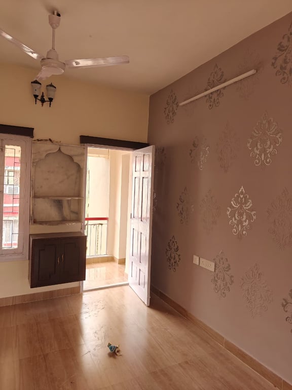 2 Bhk rent in golf green kolkata thumbnail 3