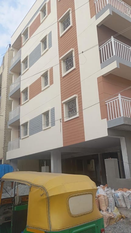 Entire Building in Kemba thalli road Bengaluru thumbnail 5