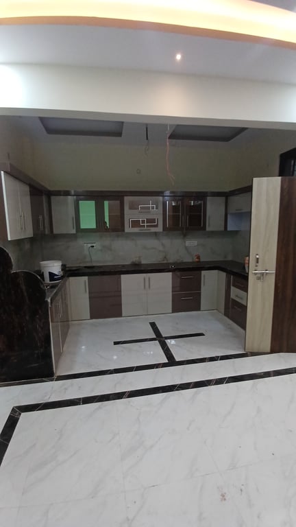 Spacious 4 BHK Independent House @ Jankipuram Garden, Kursi road, Lucknow thumbnail 3