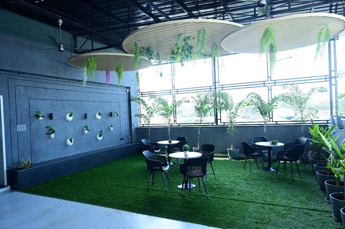 Luxurious office space for long lease thumbnail 8