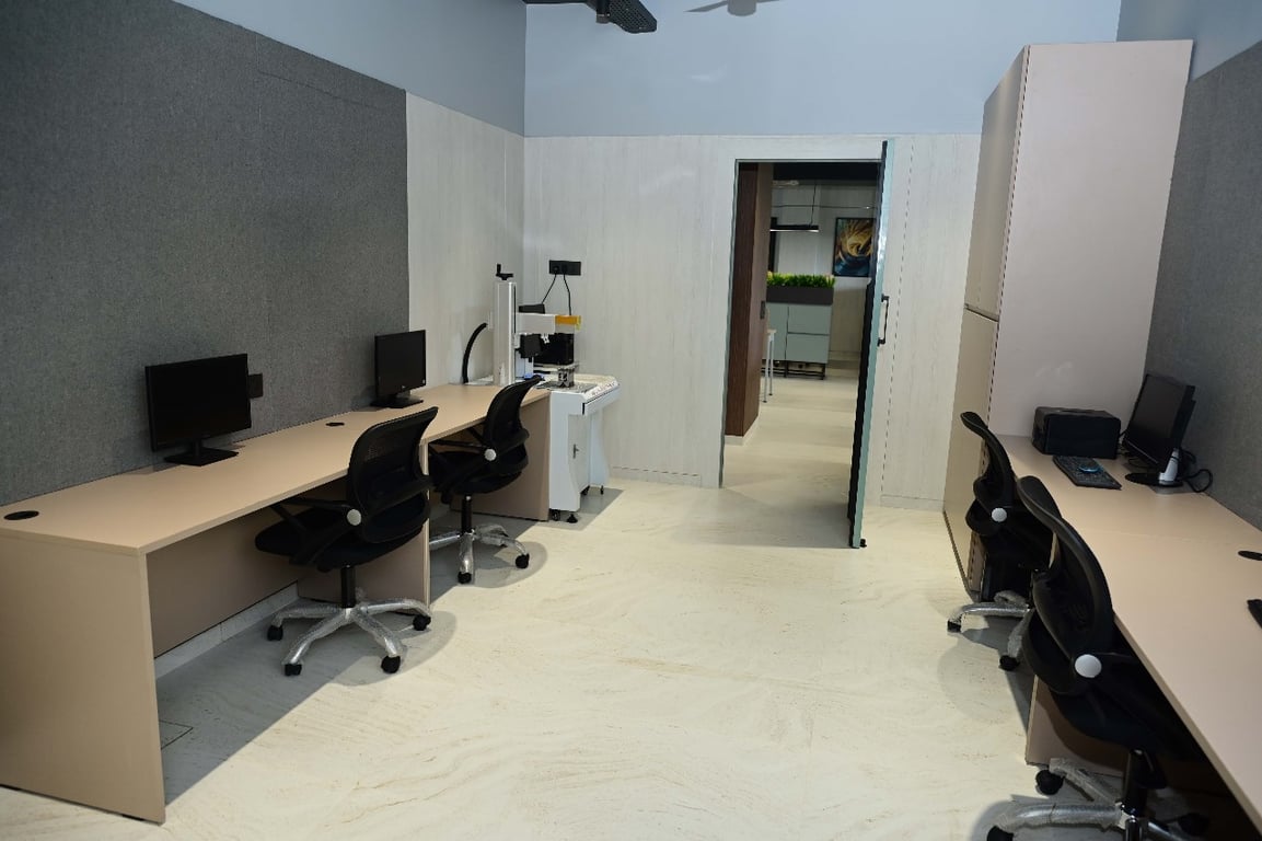 Luxurious office space for long lease thumbnail 6