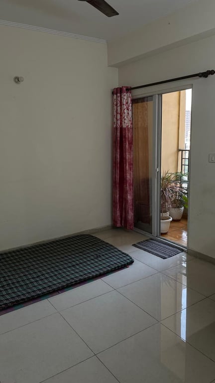 2BHK Flat for Rent in Himalaya Pride, Noida Extension – 948 SQFT thumbnail 7