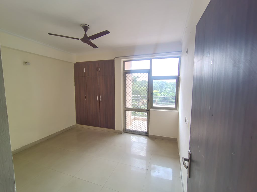 3 bhk + servent with washroom thumbnail 10