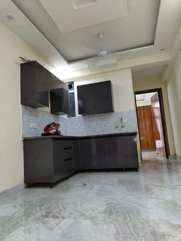 1bhk apartment sec 1 Greater Noida thumbnail 2