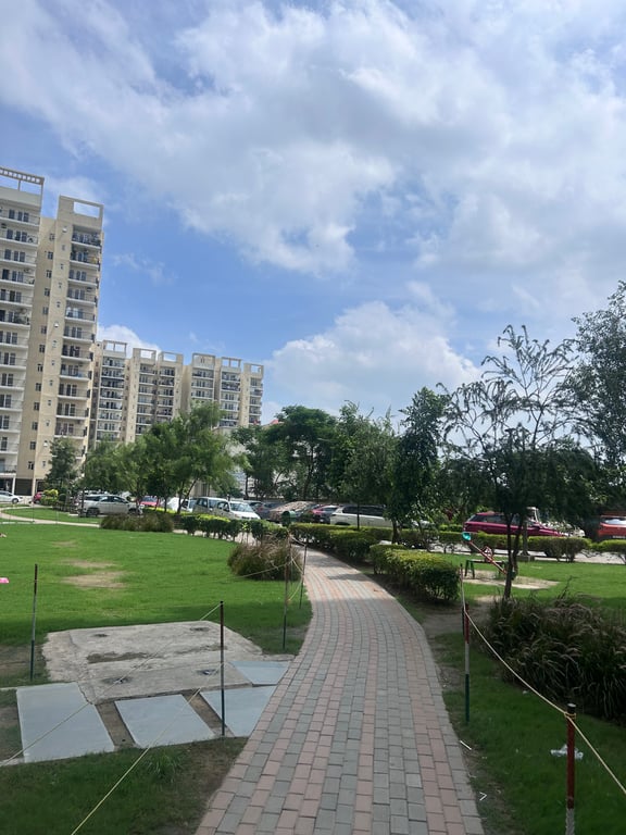 Spacious 2bhk with park view thumbnail 6