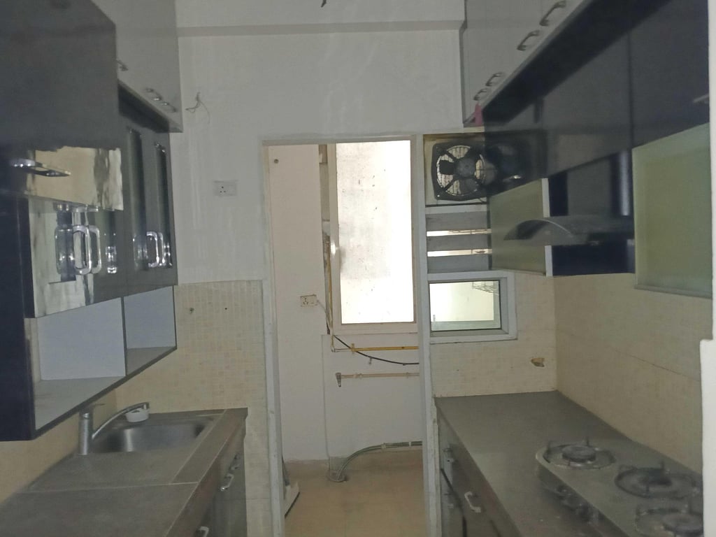 semi furnished apartment ready to move-In. Newly painted and cleaned with igl connection, thumbnail 9