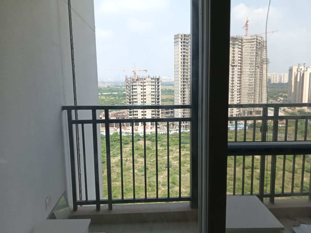2BHK Flat Available For Rent in Eldeco Live By The Greens ( Noida Sector 150 ) thumbnail 3
