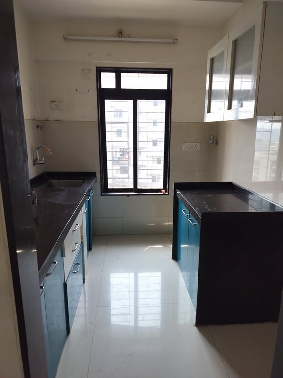 2 BHK 733 Carpet on 16th floor of 17 in Andheri west ,  3 Side Open View with Partial Sea View. thumbnail 4