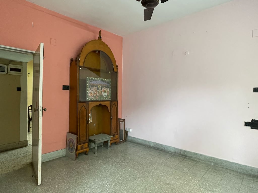 2 bhk flat sell in southern avenue thumbnail 13