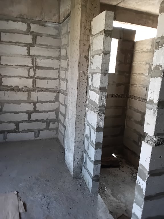 Central line me ghar cahiye lekin bujet nahi hai.. thumbnail 8