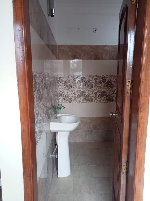 Spacious 1BHK near market thumbnail 16
