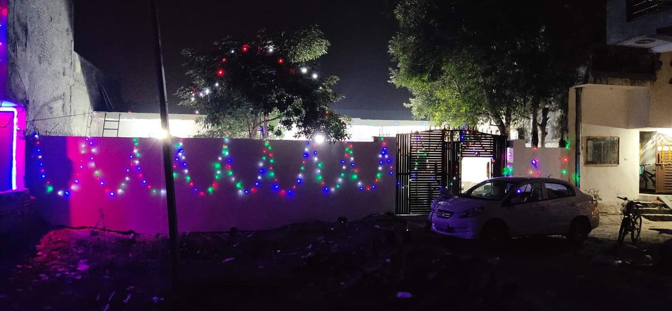 200 gaj plot with 2 Bed room with 2 washroom & kitchen thumbnail 3