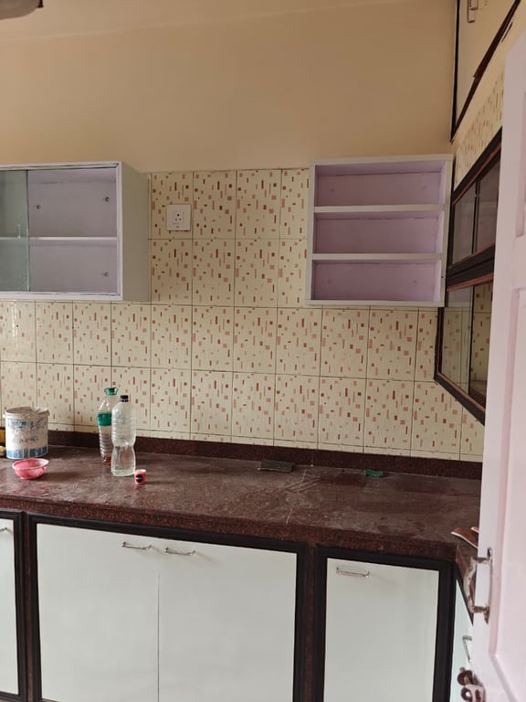 2 Bhk rent in golf green kolkata