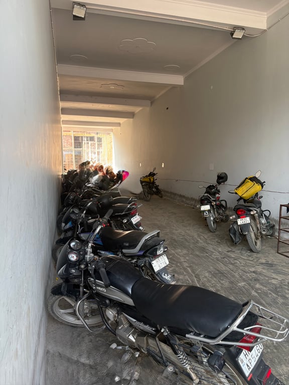 Ground floor with storeroom/strong room with separate bathroo thumbnail 4