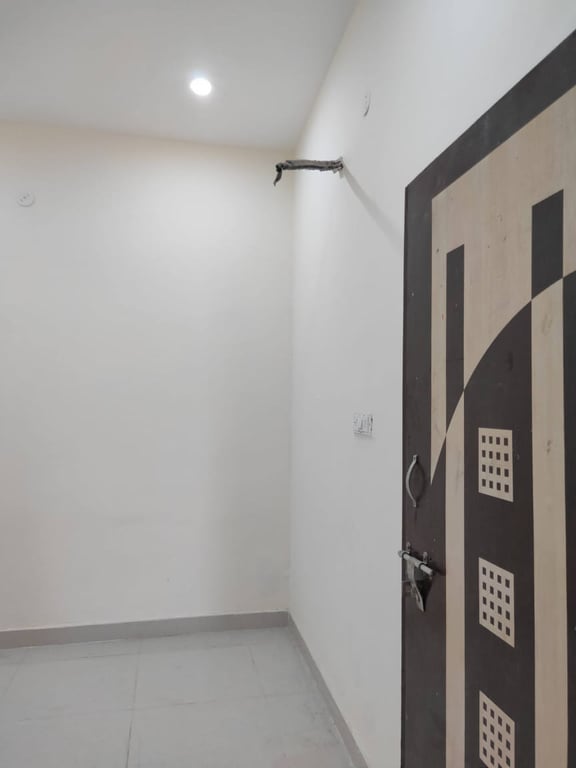 2 BHK First floor Dwarka Mor thumbnail 8