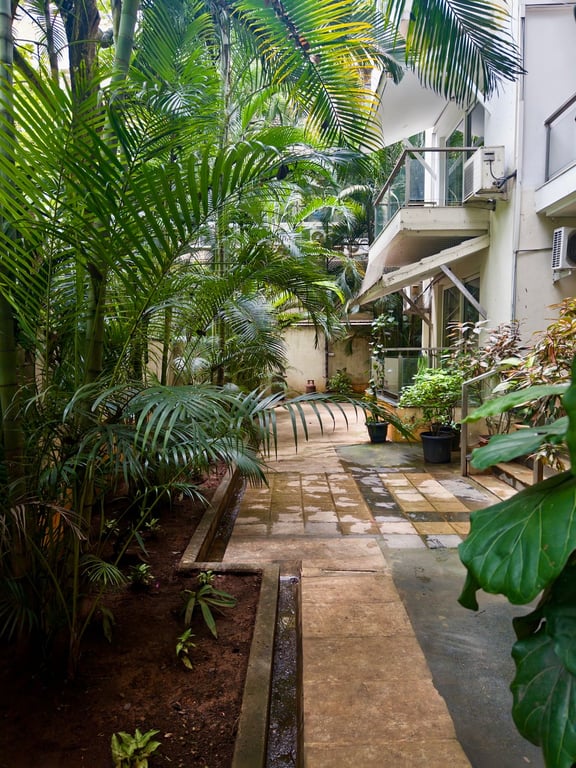 RENT - Spacious 3 BHK in CBD at Rest House Road, Off. M.G Road, Bangalore thumbnail 3