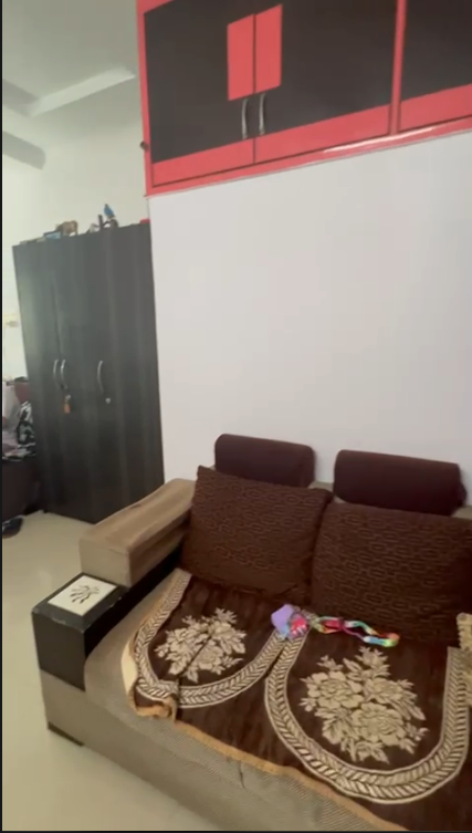 Independent House for Sale – Surat, Gujarat (Ground + 2.5 Floors, 1150+ sq.ft) thumbnail 2