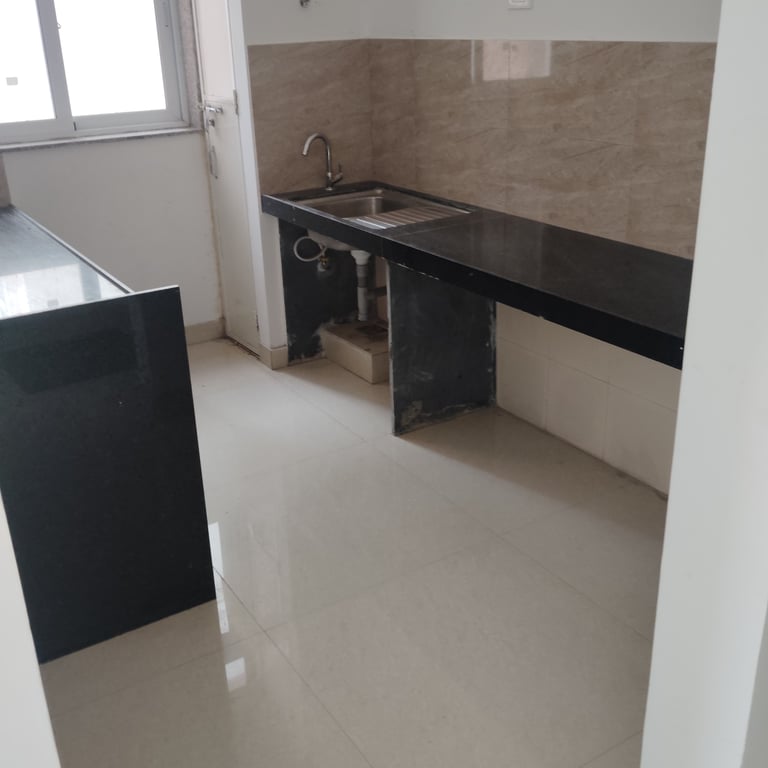 1/2BHK ready to move available in kurla west thumbnail 5