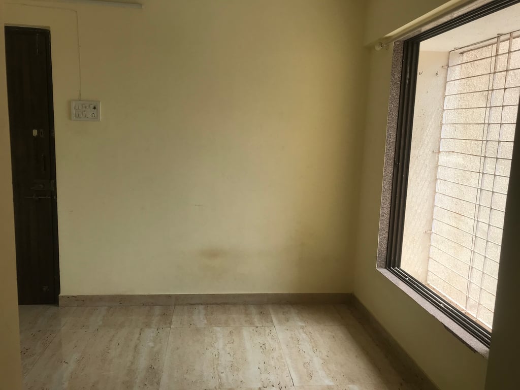 1bhk flat for rent available at Goregoan west thumbnail 5