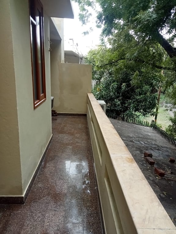 Spacious 1BHK near market thumbnail 20