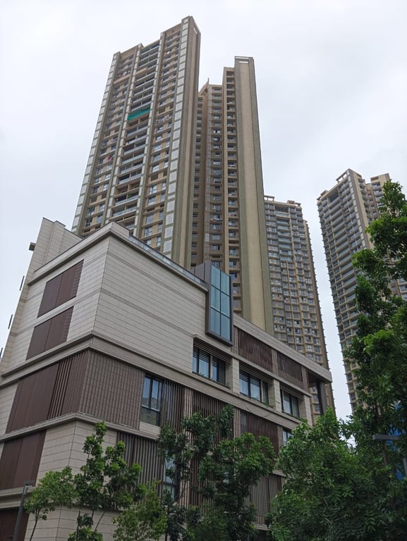 3BHK LUXURIOUS APARTMENT AT MALAD WEST IN MUMBAI thumbnail 2