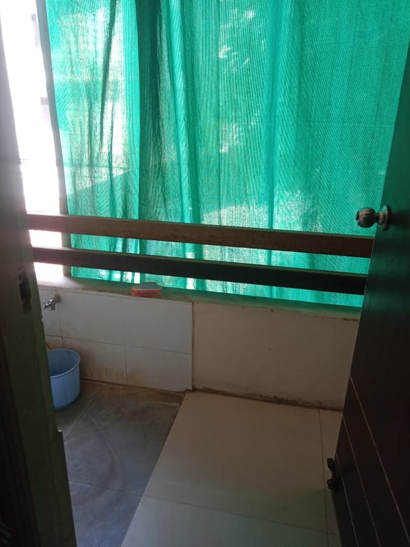 2bhk flat in manjalpur vadodara thumbnail 4