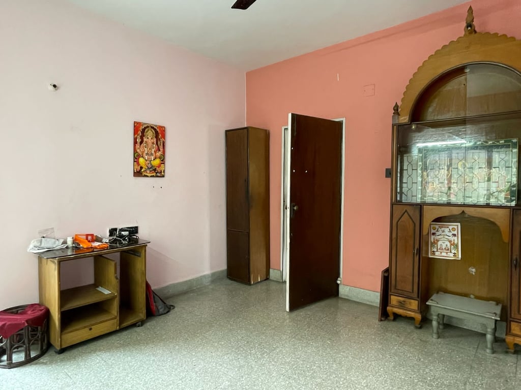 2 bhk flat sell in southern avenue thumbnail 6