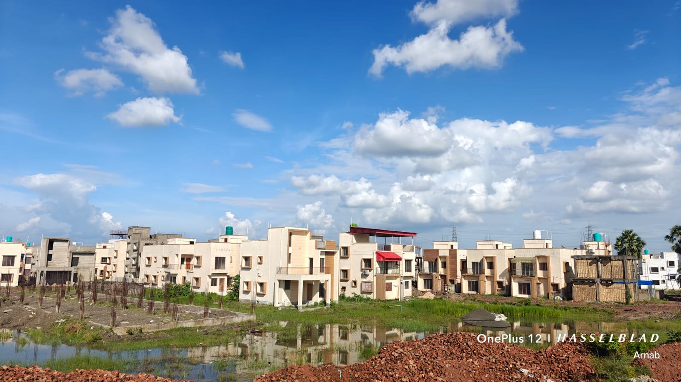 New Town Action Area lll, Near sapoorji Bus Stand thumbnail 2