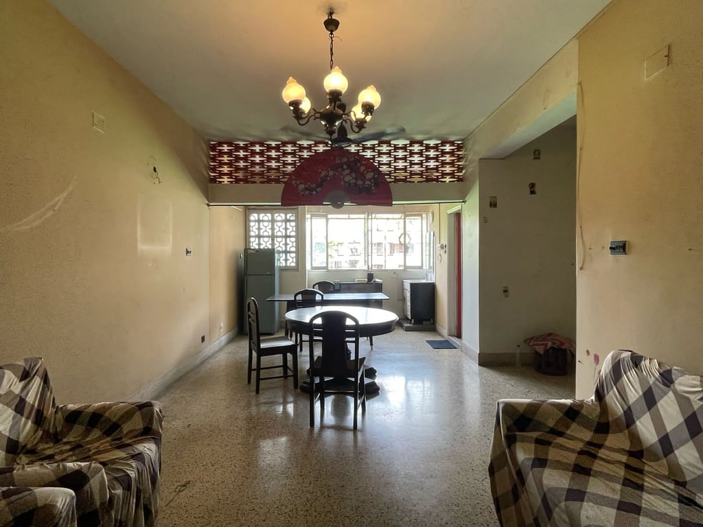 2 bhk flat sell in southern avenue thumbnail 4