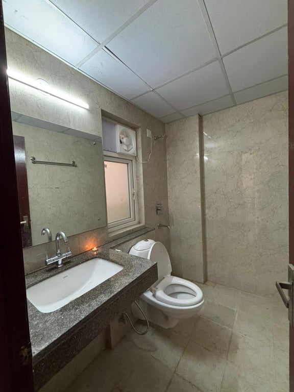 Newly built semi furnished 2BHK flat for rent in eldeco acllaim sohna gurgaon haryana thumbnail 6