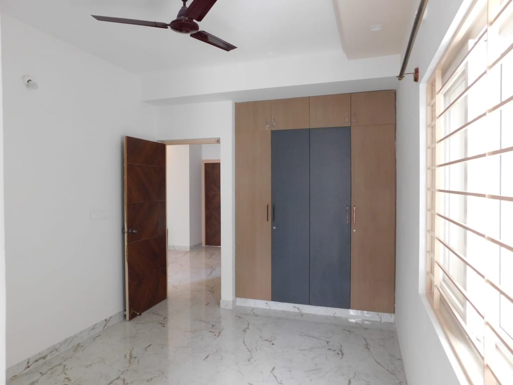 7BHK Independent House for Sale – Shubenclave, Harlur Main Road, Bengaluru thumbnail 18
