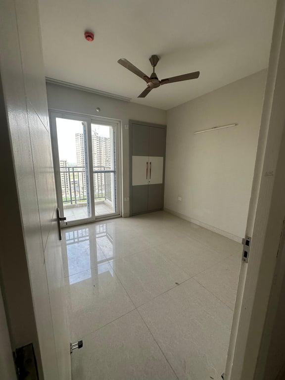 2BHK Flat Available For Rent in Eldeco Live By The Greens ( Noida Sector 150 ) thumbnail 14