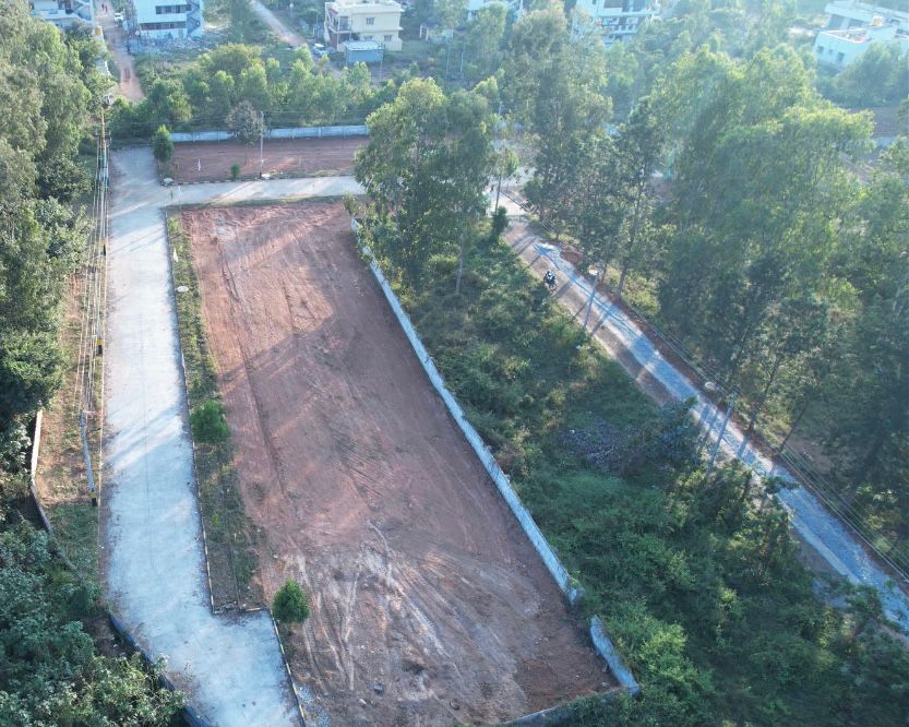 Plot near HCL park thumbnail 16