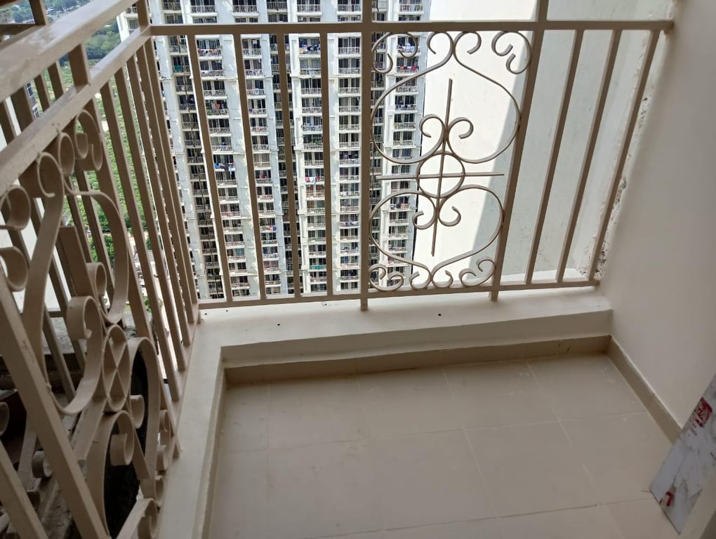 3BHK Flat for Rent in Mahagun Mantra 2, Noida Extension – 1150 SQFT thumbnail 3