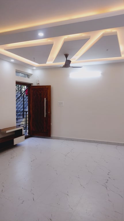Spacious 3 BHK flat semi furnished near William pu college Bhuvaneshwari Nagar RT Nagar thumbnail 1
