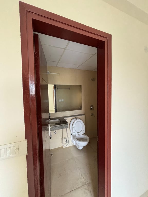 Newly built semi furnished 2BHK flat for rent in eldeco acllaim sohna gurgaon haryana thumbnail 8