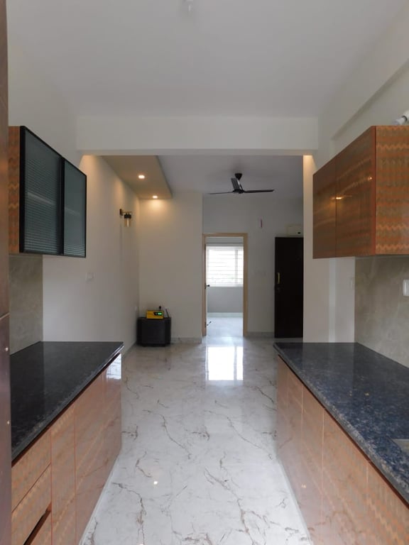 7BHK Independent House for Sale – Shubenclave, Harlur Main Road, Bengaluru thumbnail 4