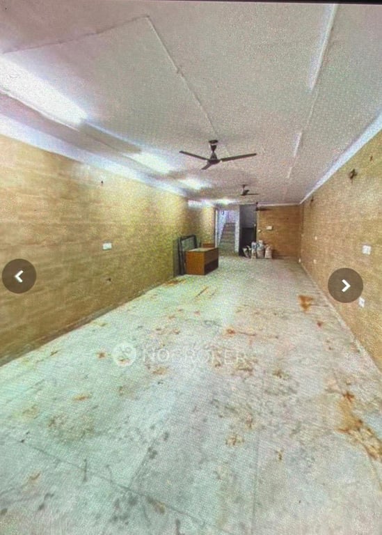 Basement for sell 100 square yards thumbnail 1