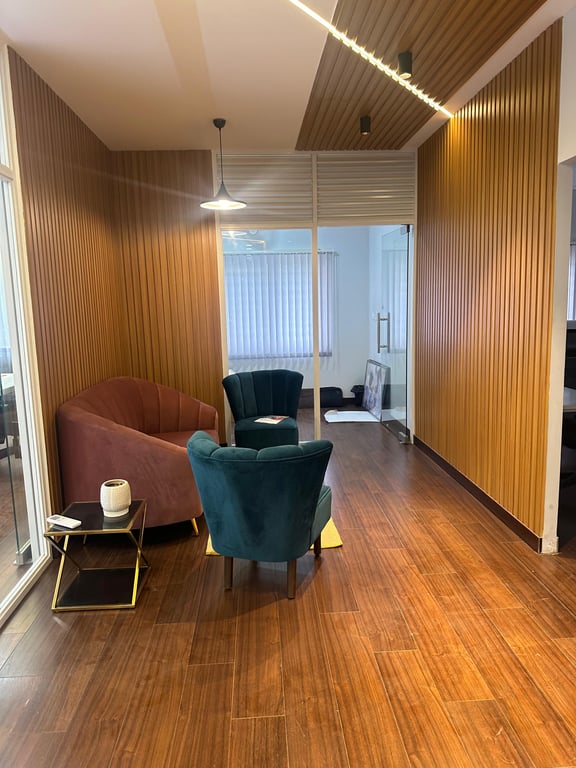 Office space thumbnail 9