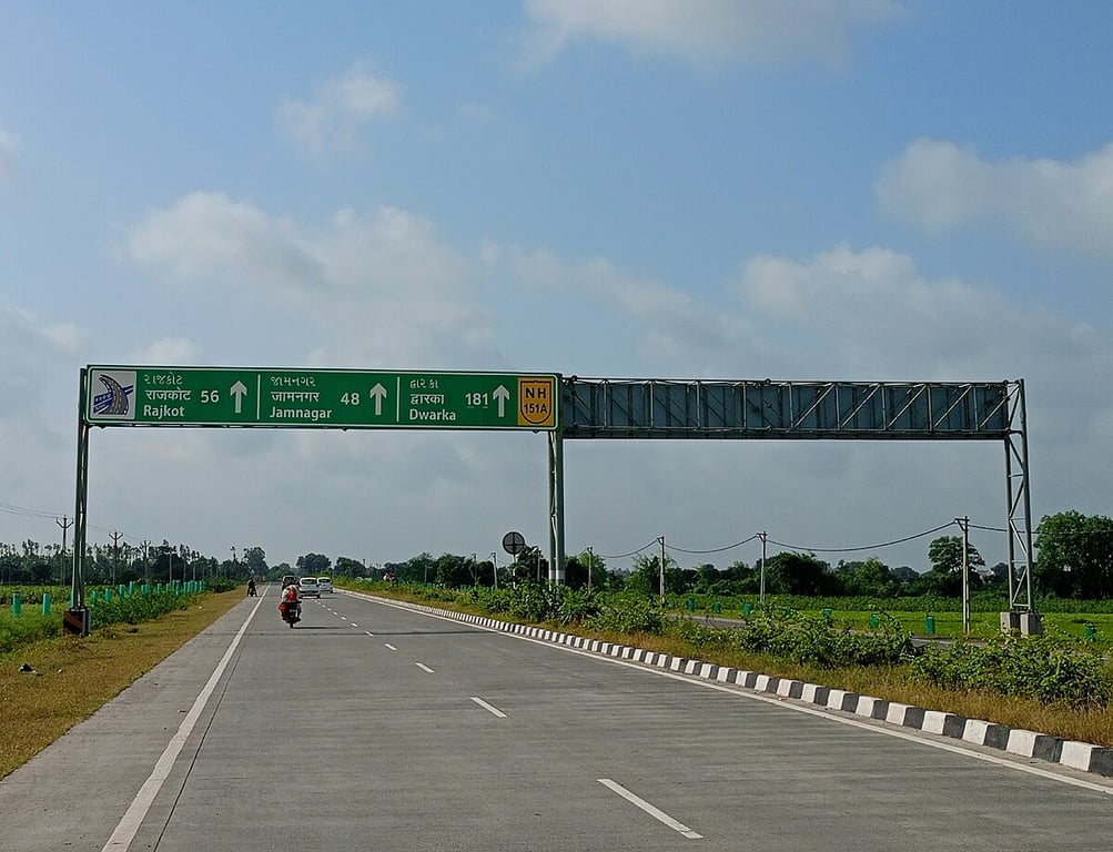 Lakhtar Highway touch property Gj17 thumbnail 3