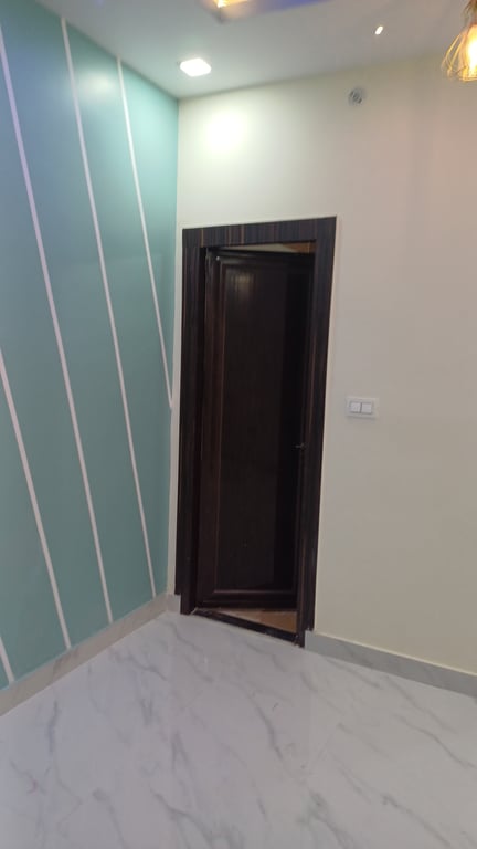 Spacious 4 BHK Independent House @ Jankipuram Garden, Kursi road, Lucknow thumbnail 10