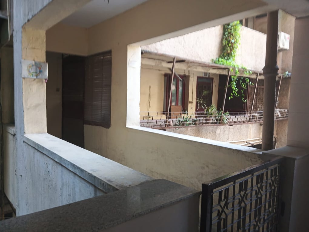 Flat in East Arjun Nagar Delhi thumbnail 2