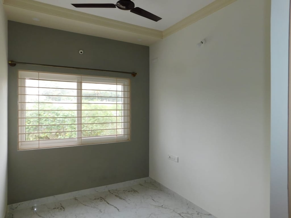 7BHK Independent House for Sale – Shubenclave, Harlur Main Road, Bengaluru thumbnail 11