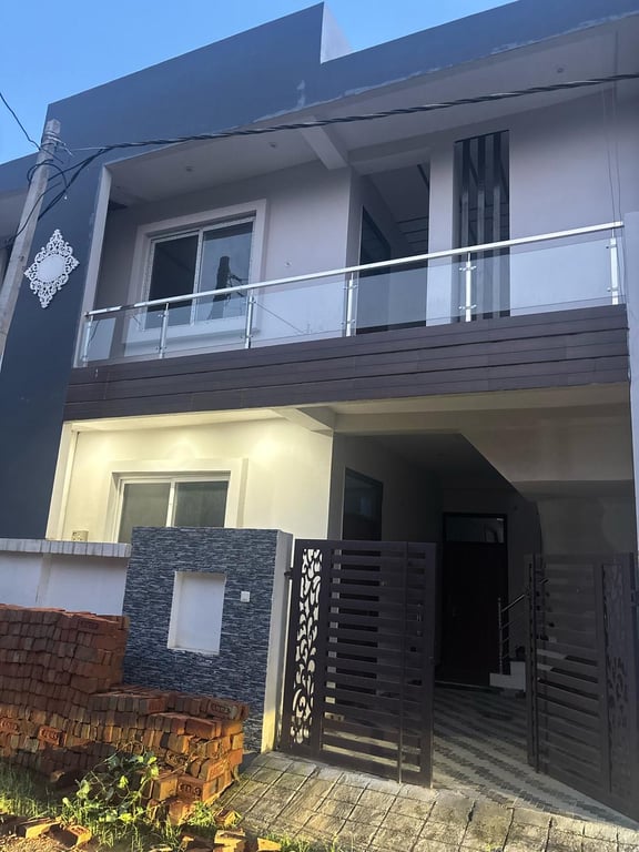 Villa near lulu mall ke just opposite friends colony ke pass thumbnail 4