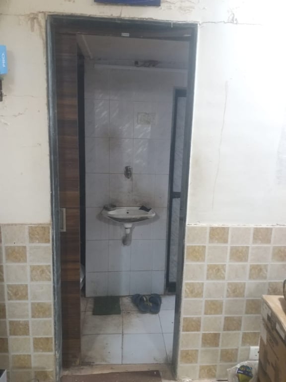 1RK Ground Floor Unit with Redevelopment Potential – Saibaba Nagar, Borivali West, Mumbai thumbnail 7