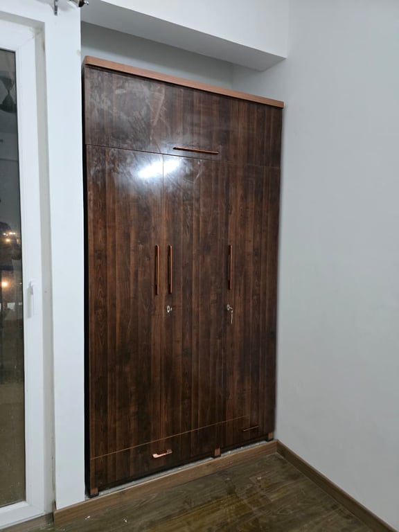 3 +1 BHK flat sec 150 thumbnail 10