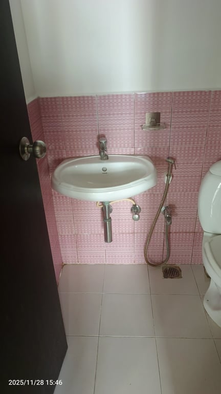 2 and 3 BHK FLATS FOR RENT thumbnail 9