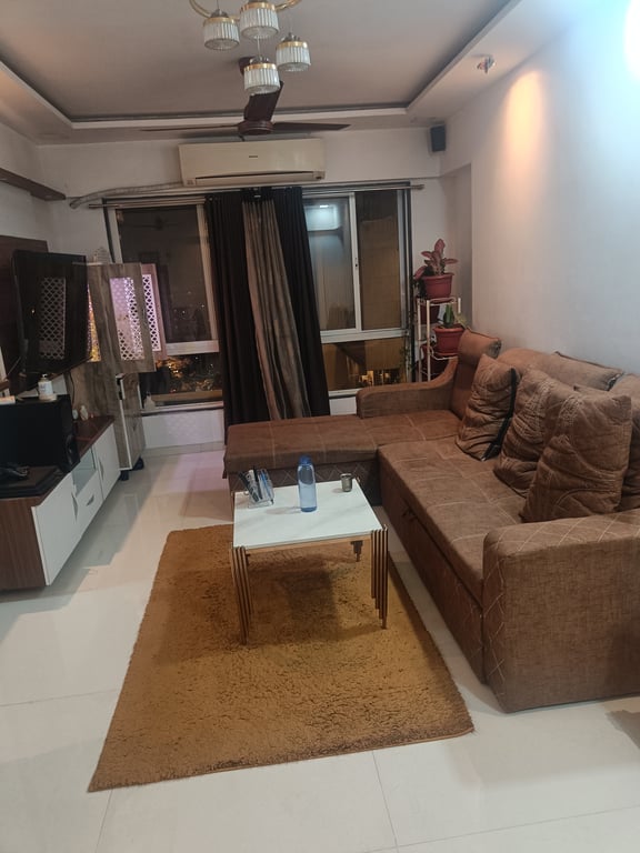 Spacious 2 bhk nr ram mandir Station goregaon thumbnail 4